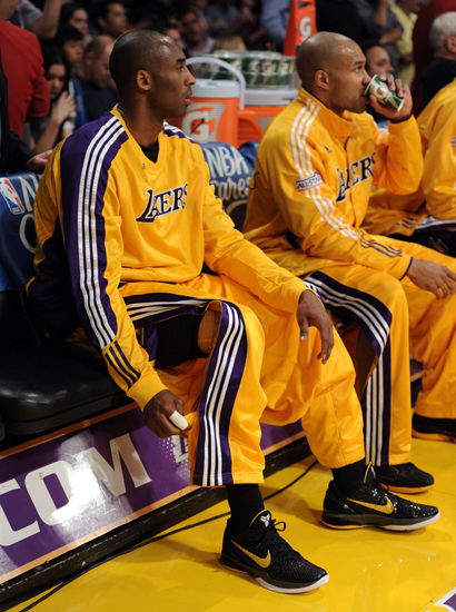 另一方面则 另一方面则