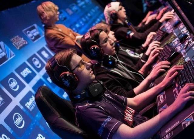 但在热闹之 但在热闹之